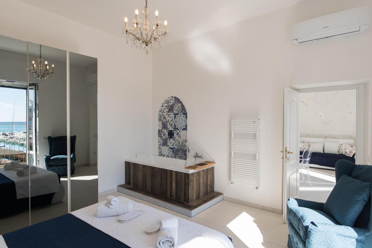 Relais Mareluna - Luxury Apartments Salerno Dış mekan fotoğraf